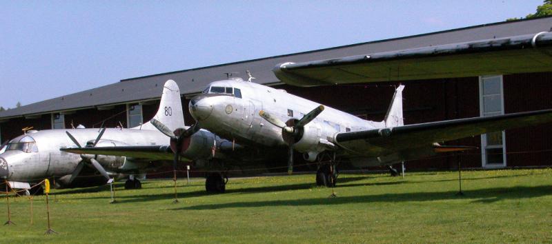 TP-79 (Douglas DC-3)